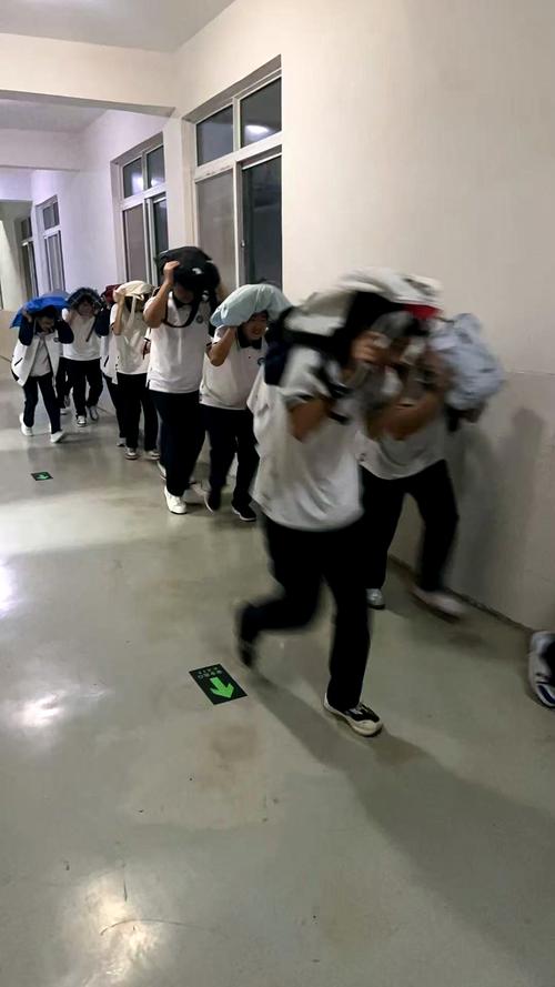 1楼道逃生